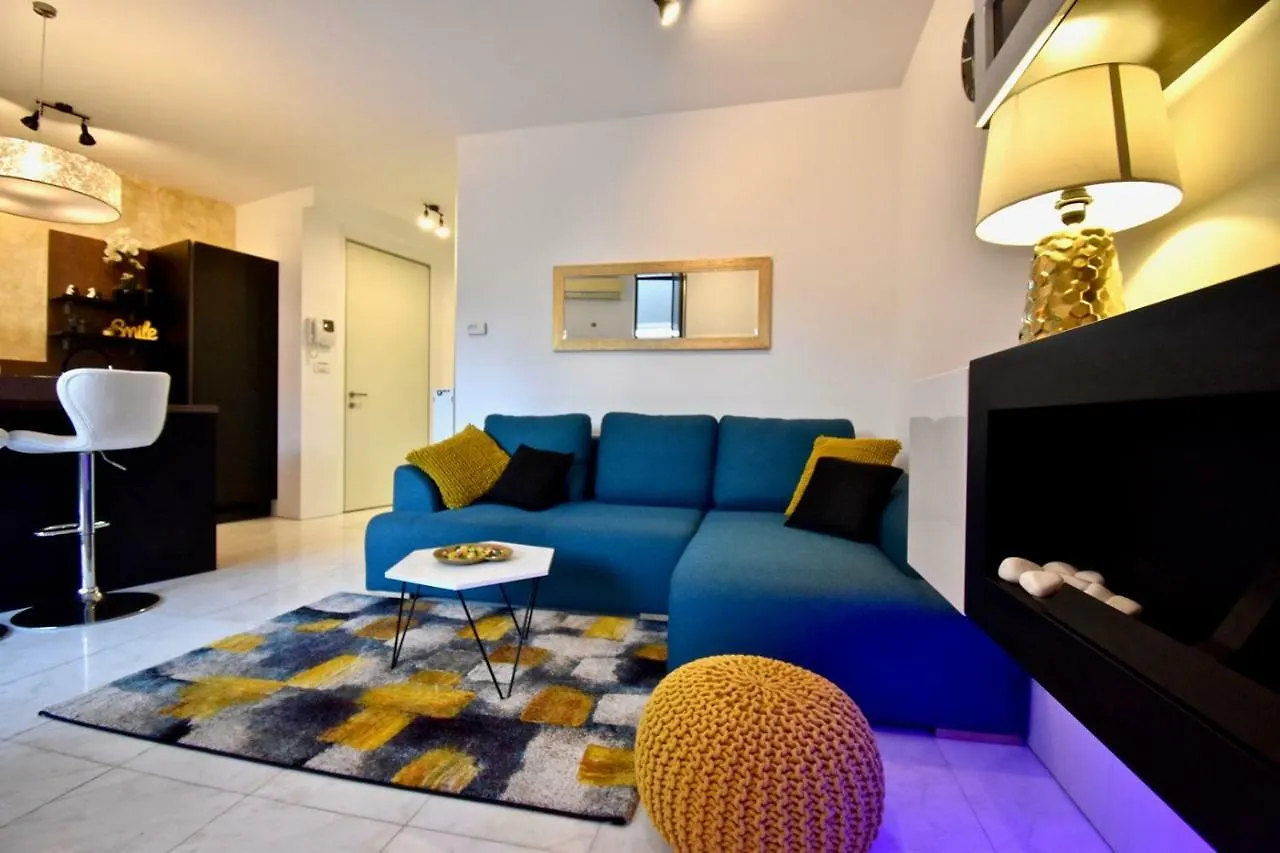 Amazing Luxury Apartment 200 M From The Beach Pula