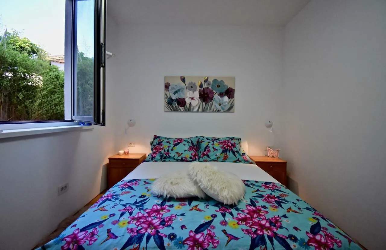 Amazing Luxury Apartment 200 M From The Beach Пула Хорватия