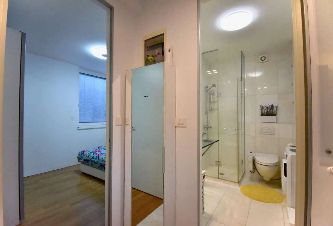 Amazing Luxury Apartment 200 M From The Beach Пула