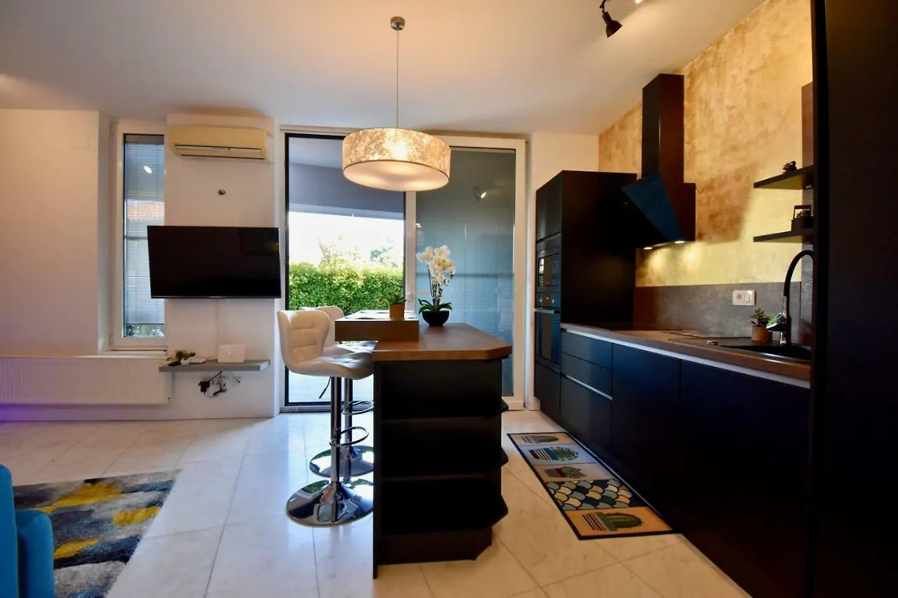 Amazing Luxury Apartment 200 M From The Beach Пула 0*,