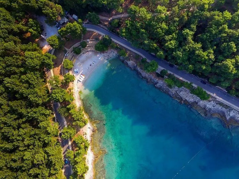 Amazing Luxury Apartment 200 M From The Beach Pula