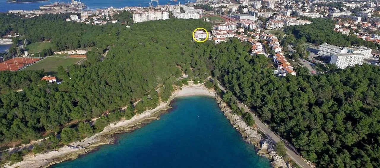 Amazing Luxury Apartment 200 M From The Beach Pula
